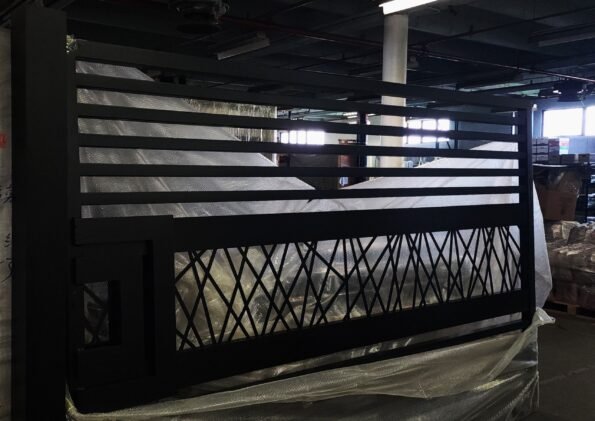 Modern Lux Zig-Zag Driveway Gate