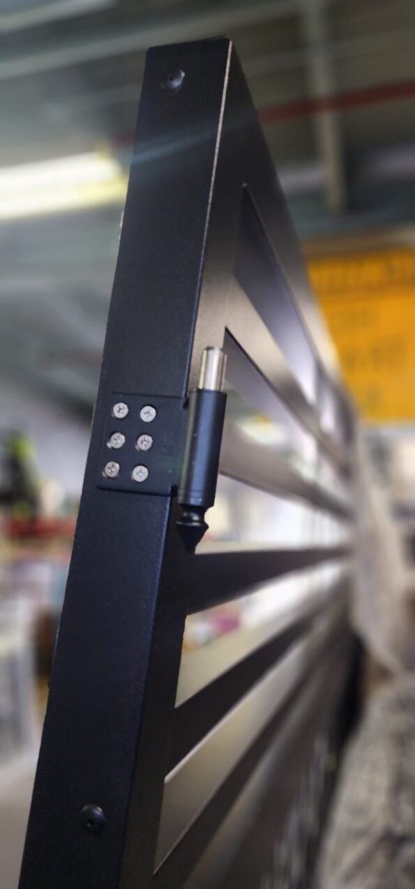 Modern Lux Zig-Zag Driveway Gate